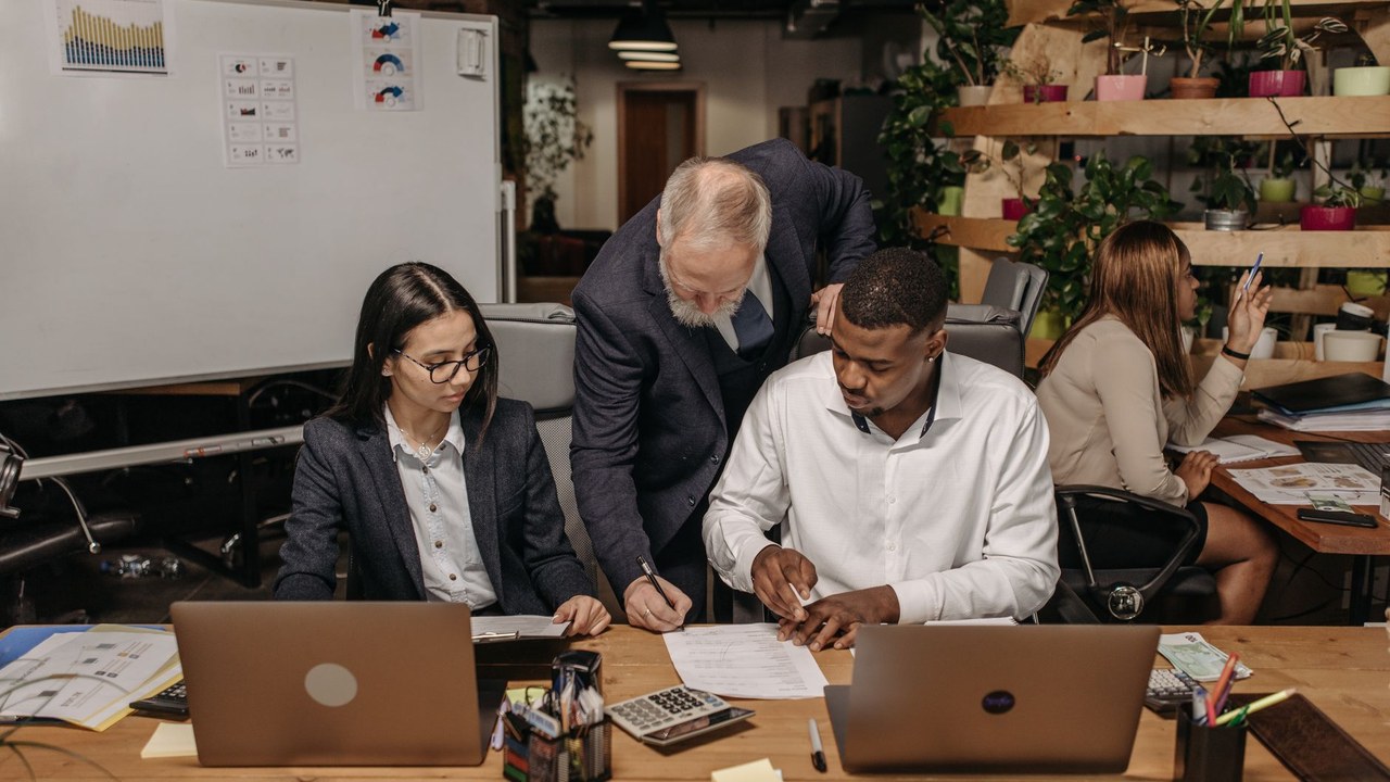 Benefits of AI Assisted Project Management innovation business